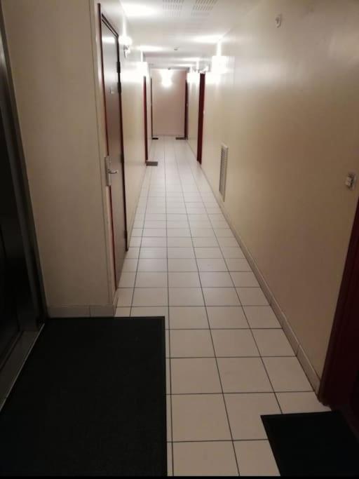 Joli Appartement Avec Jardin Et 2 Parkings Prives Argenteuil Eksteriør billede