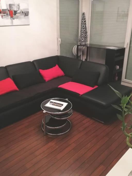 Joli Appartement Avec Jardin Et 2 Parkings Prives Argenteuil Eksteriør billede